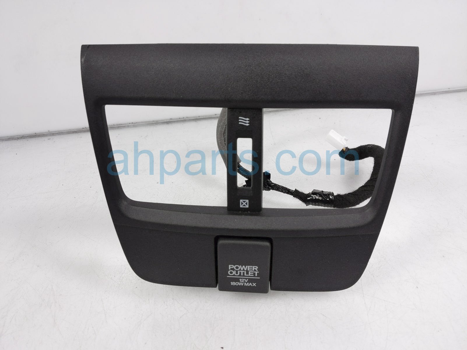 $19 Honda REAR CONSOLE UPPER TRIM* $19 Honda REAR CONSOLE UPPER TRIM*