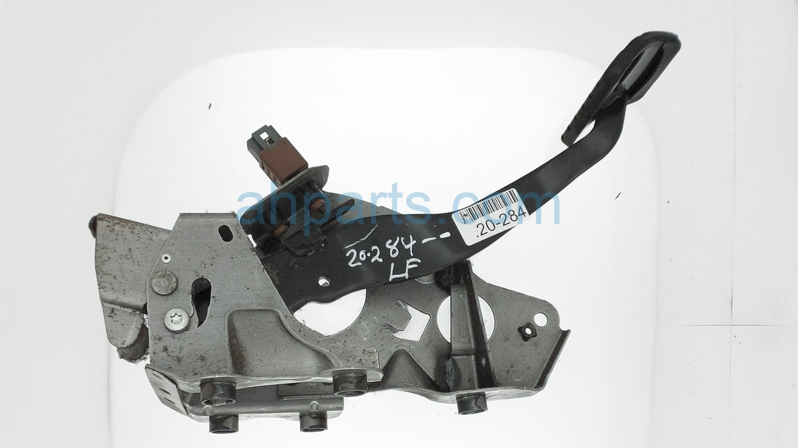 $25 Nissan BRAKE PEDAL ASSY $25 Nissan BRAKE PEDAL ASSY