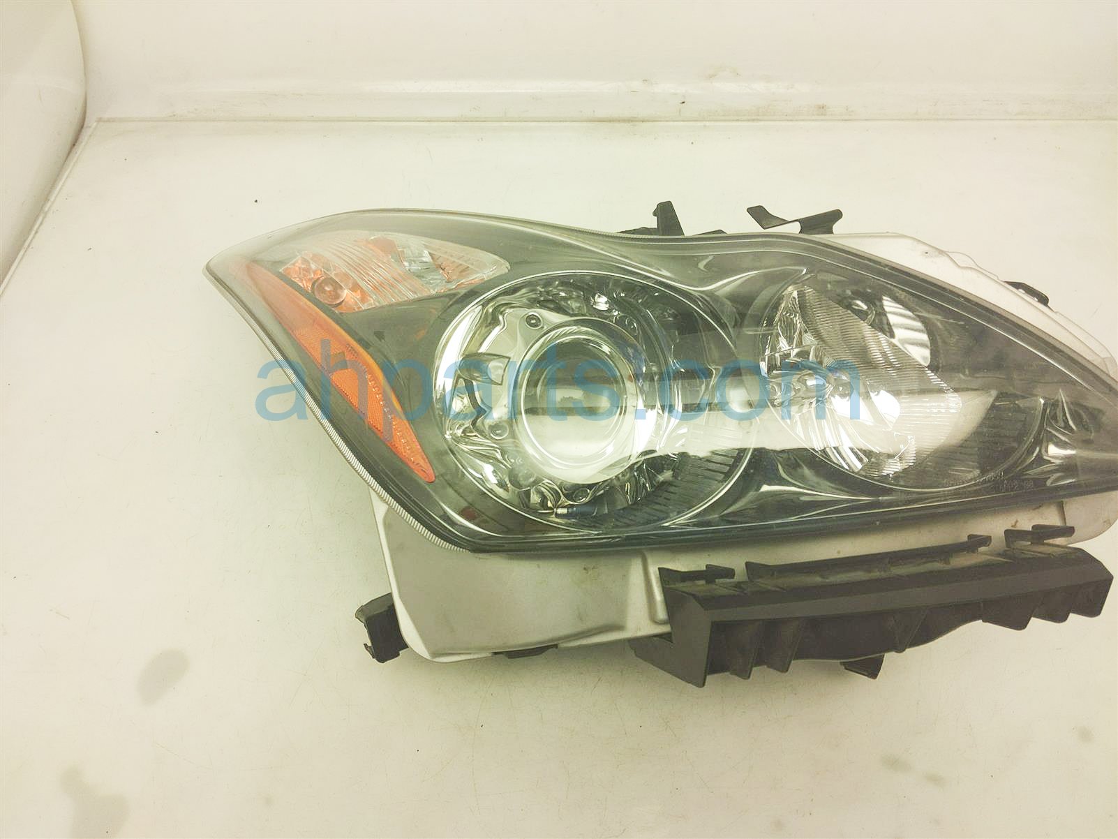 $375 Infiniti RH HEAD LAMP / LIGHT ASSY NIQ $375 Infiniti RH HEAD LAMP / LIGHT ASSY NIQ