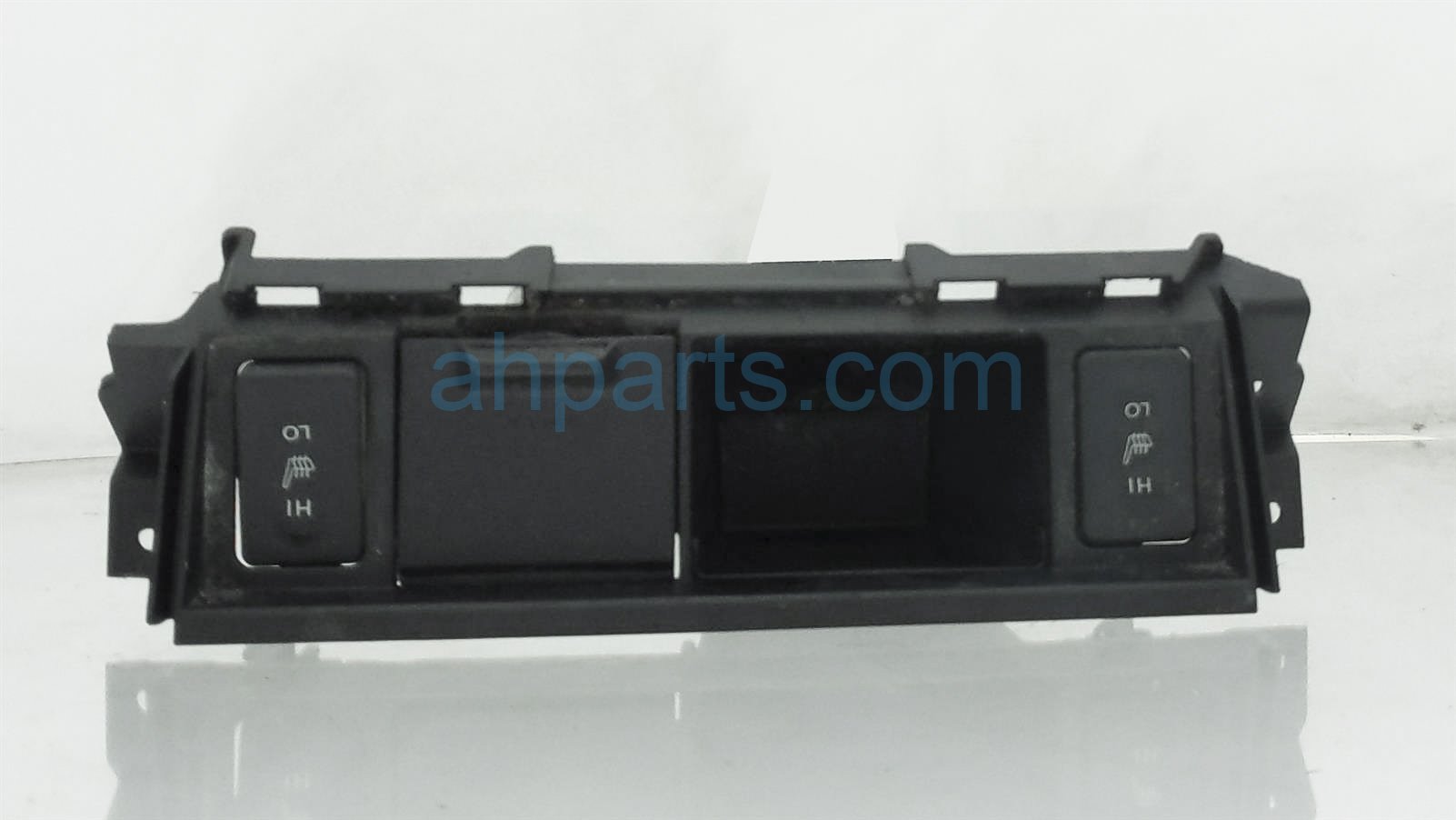 $24 Acura HEATED SEAT SWITCH ASSY W/ OUTLET $24 Acura HEATED SEAT SWITCH ASSY W/ OUTLET