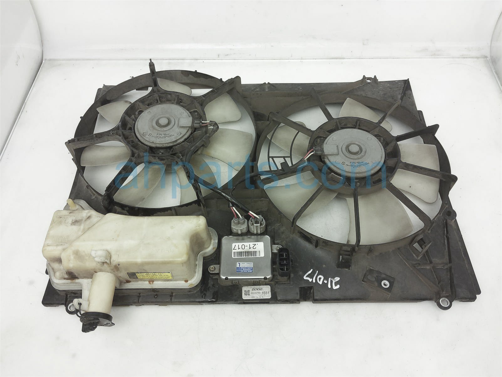 Sold 2006 Toyota Sienna Cooling Radiator Fan Assembly 16711-0A240