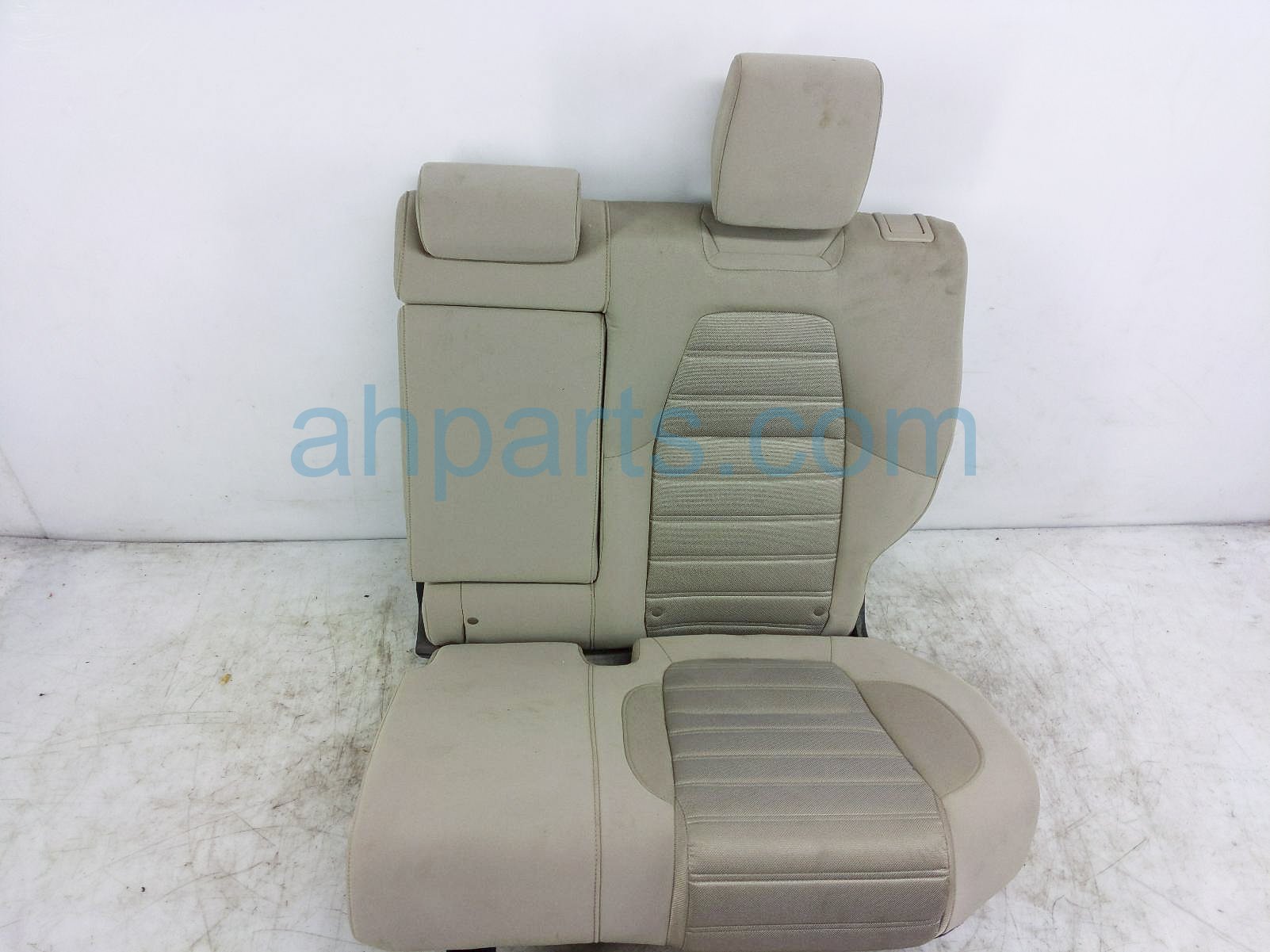 $145 Honda 2ND ROW LH SEAT - TAN EX - NOTES $145 Honda 2ND ROW LH SEAT - TAN EX - NOTES