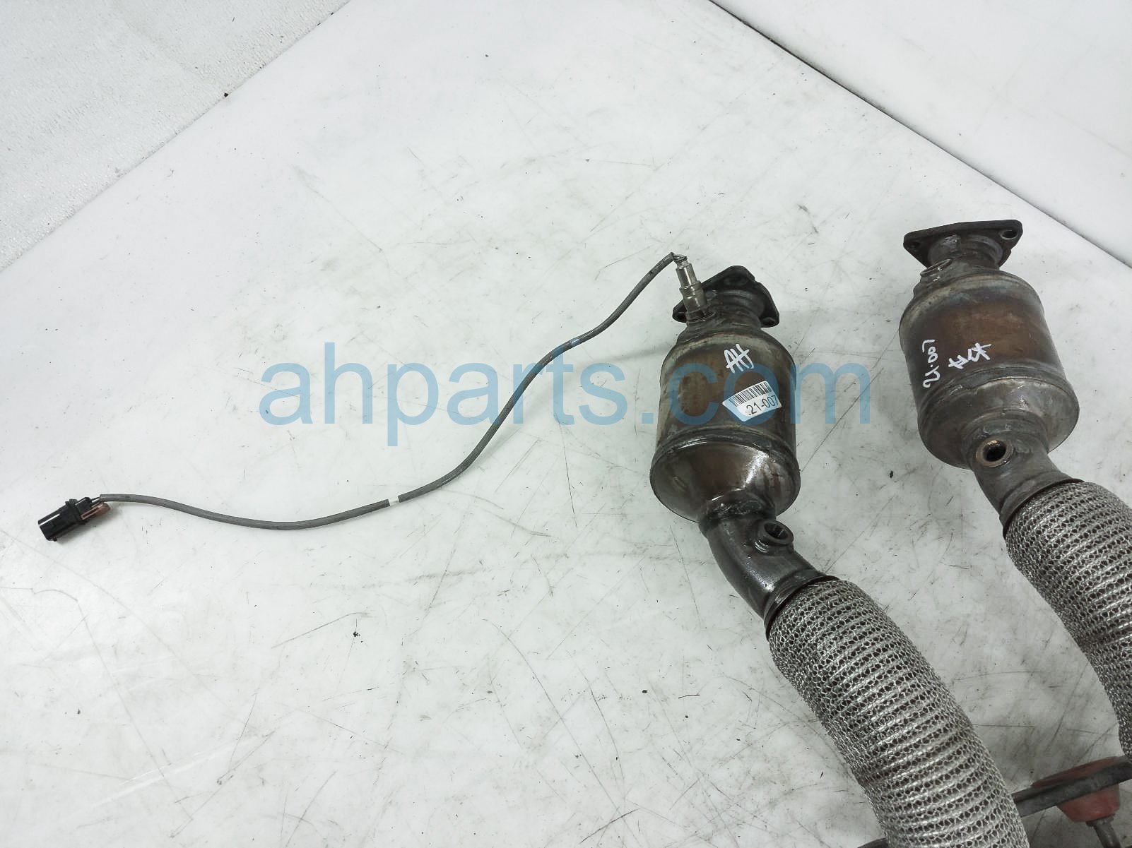 $20 Volkswagen FR/LH OXYGEN SENSOR $20 Volkswagen FR/LH OXYGEN SENSOR