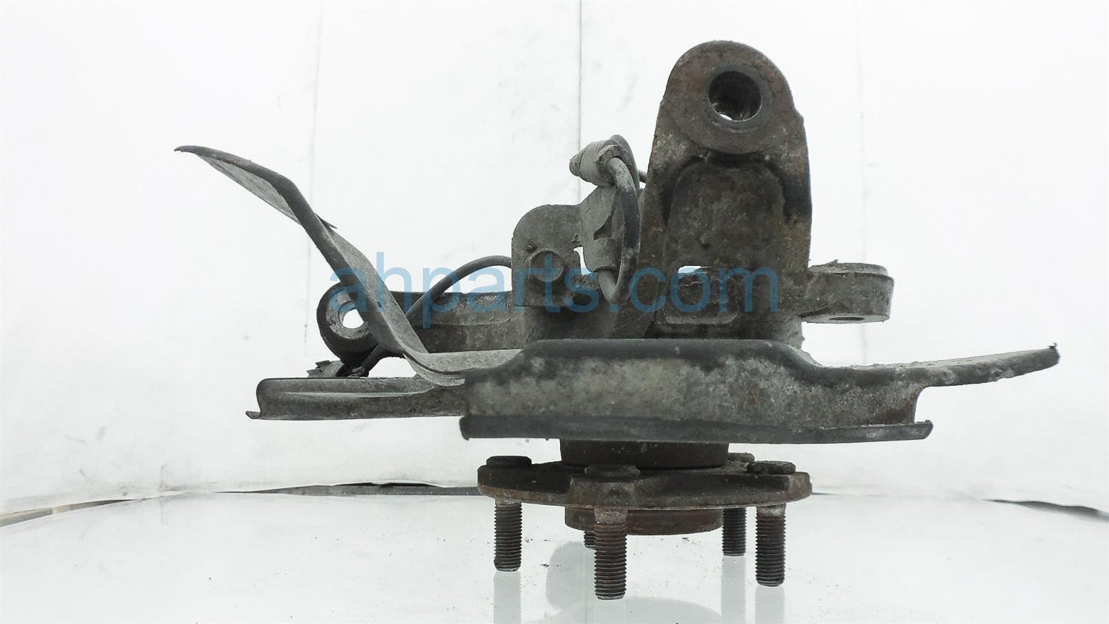 $59 Mazda FR/LH SPINDLE KNUCKLE HUB $59 Mazda FR/LH SPINDLE KNUCKLE HUB