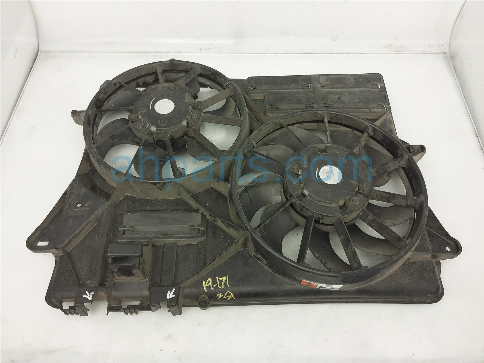 $75 Ford 5.0L RADIATOR FAN ASSY $75 Ford 5.0L RADIATOR FAN ASSY