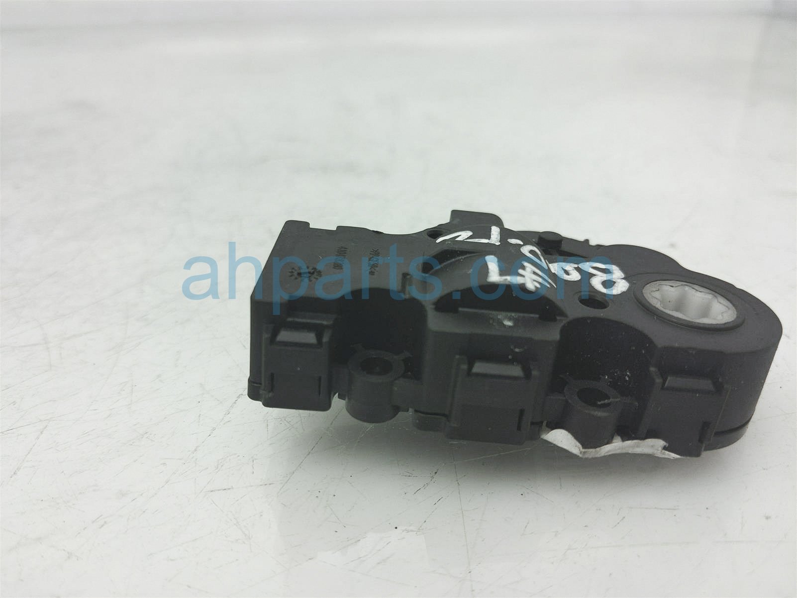 $20 Toyota FR/LH SERVO MOTOR ASSY $20 Toyota FR/LH SERVO MOTOR ASSY