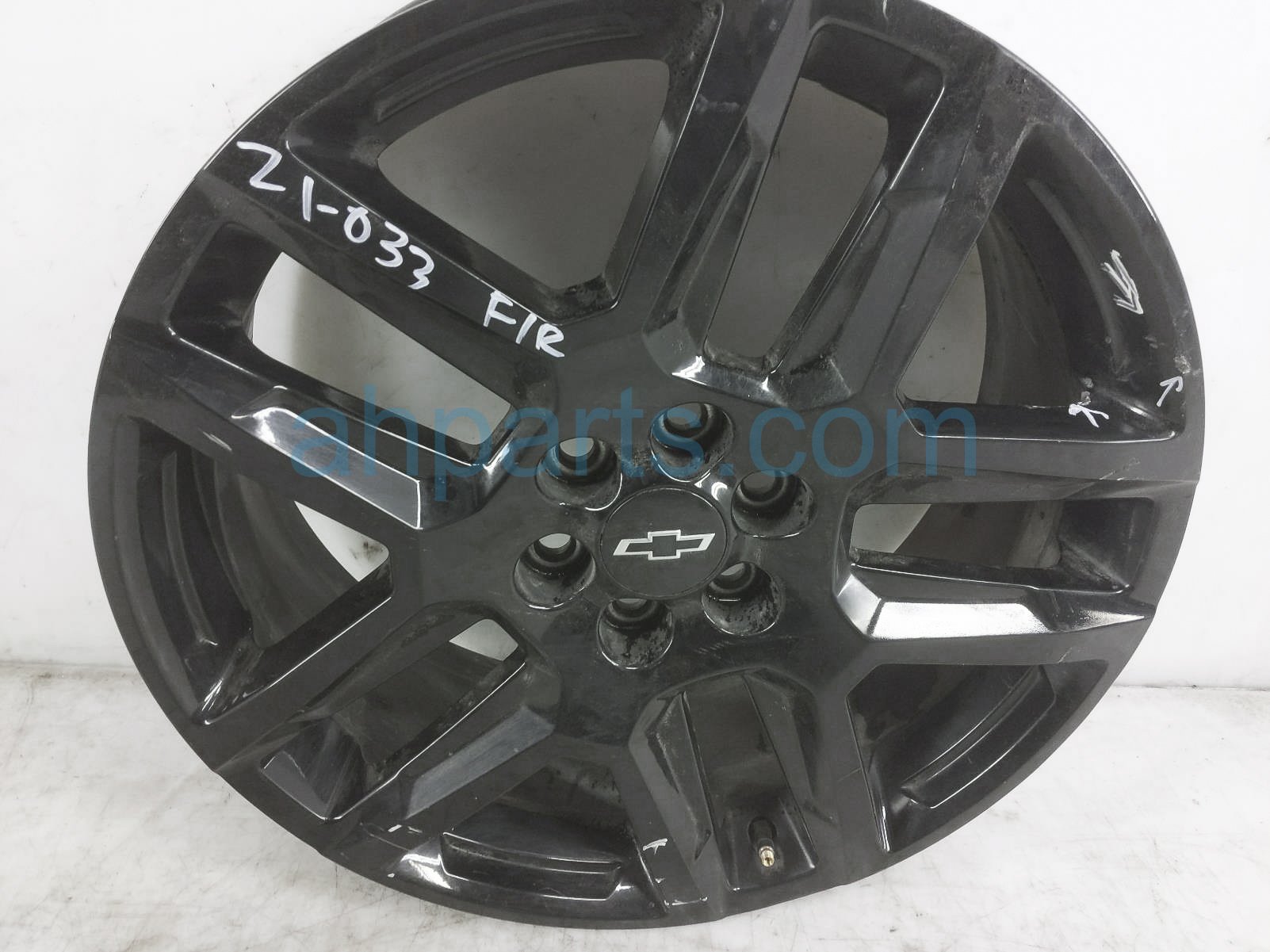 $150 Chevy FR/RH WHEEL / RIM - NICKS/SCUFFS $150 Chevy FR/RH WHEEL / RIM - NICKS/SCUFFS