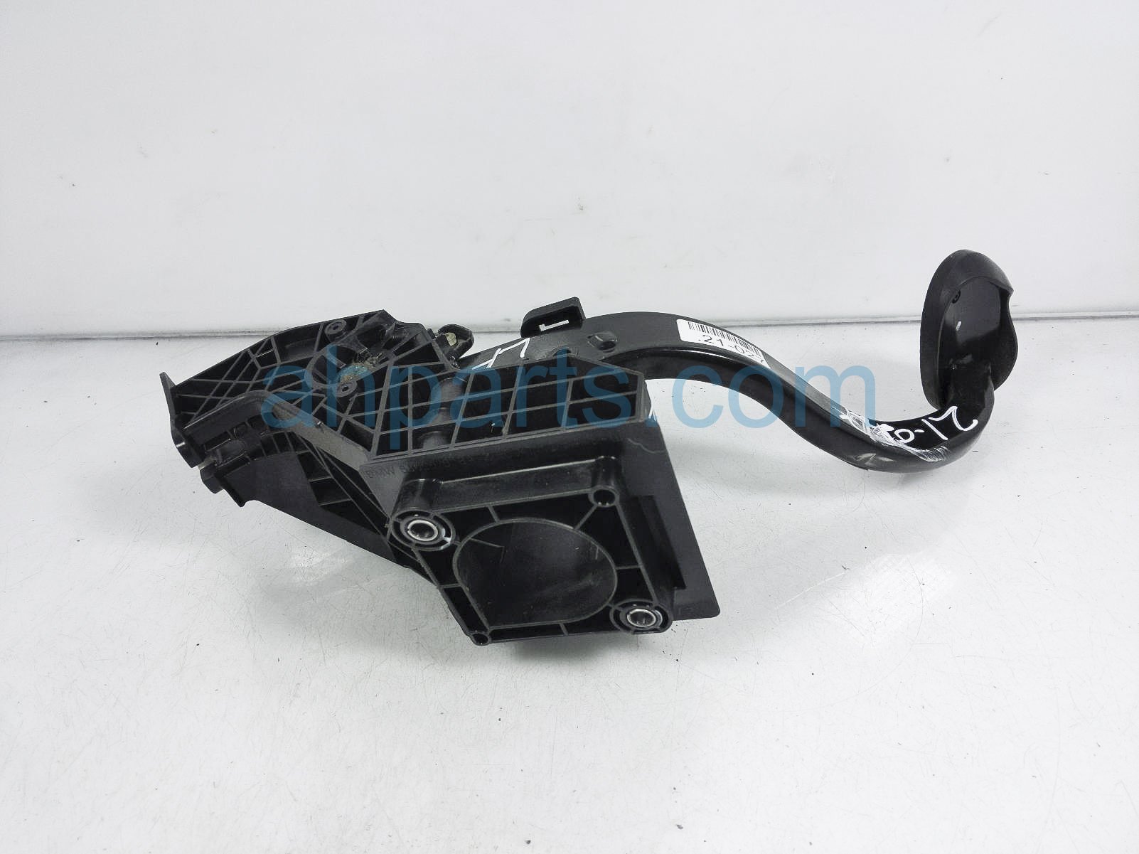 $20 BMW BRAKE PEDAL ASSY $20 BMW BRAKE PEDAL ASSY