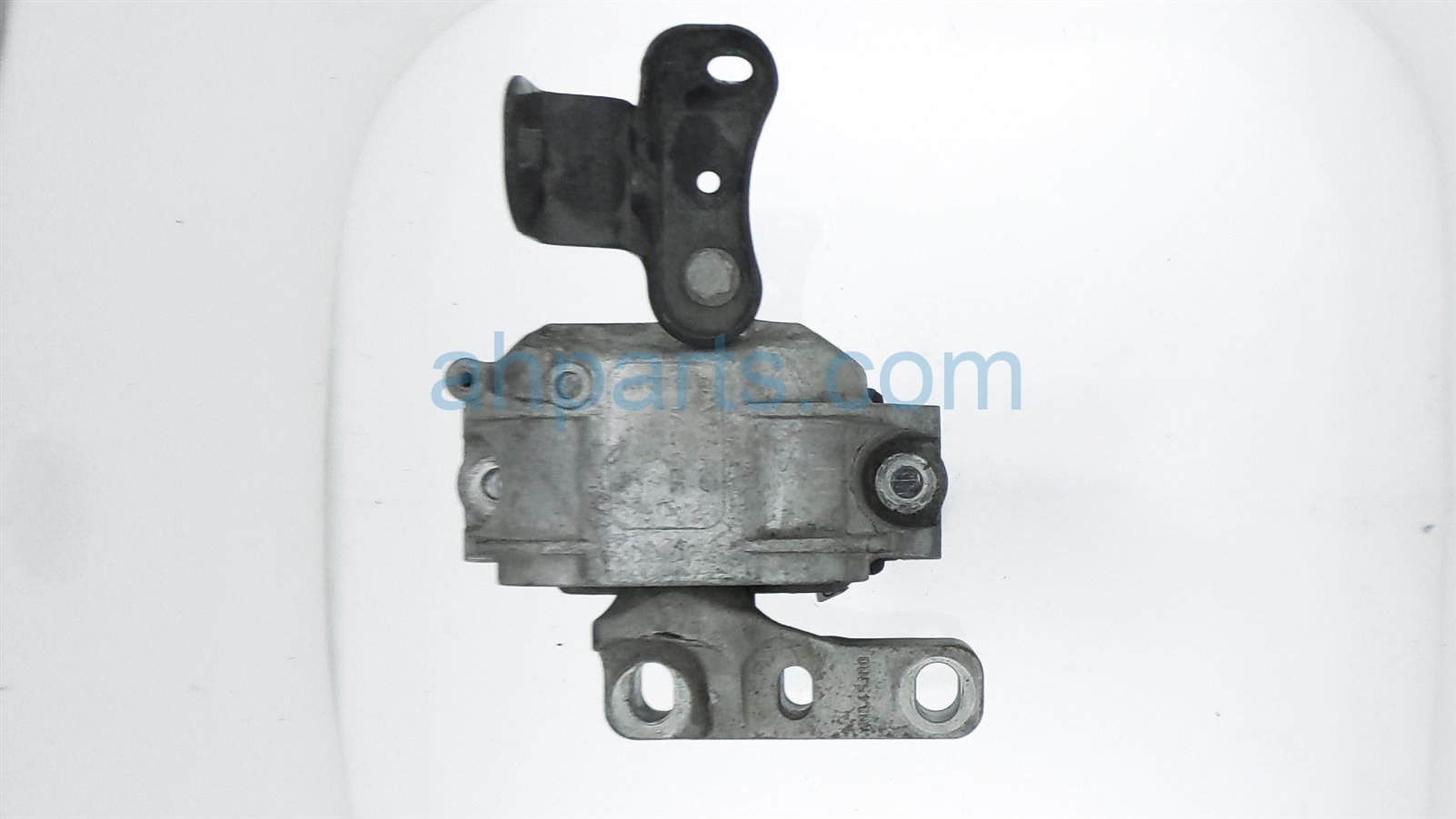 $60 Volkswagen RH INSULATOR ENGINE MOUNT $60 Volkswagen RH INSULATOR ENGINE MOUNT