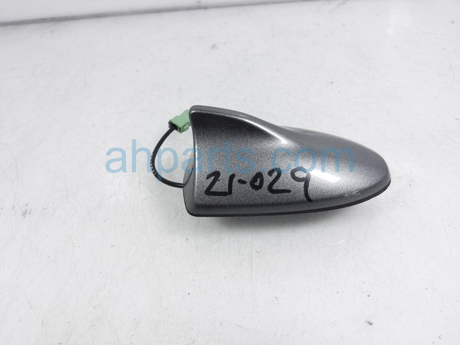 $25 Infiniti ROOF ANTENNA ASSY - GRAY $25 Infiniti ROOF ANTENNA ASSY - GRAY