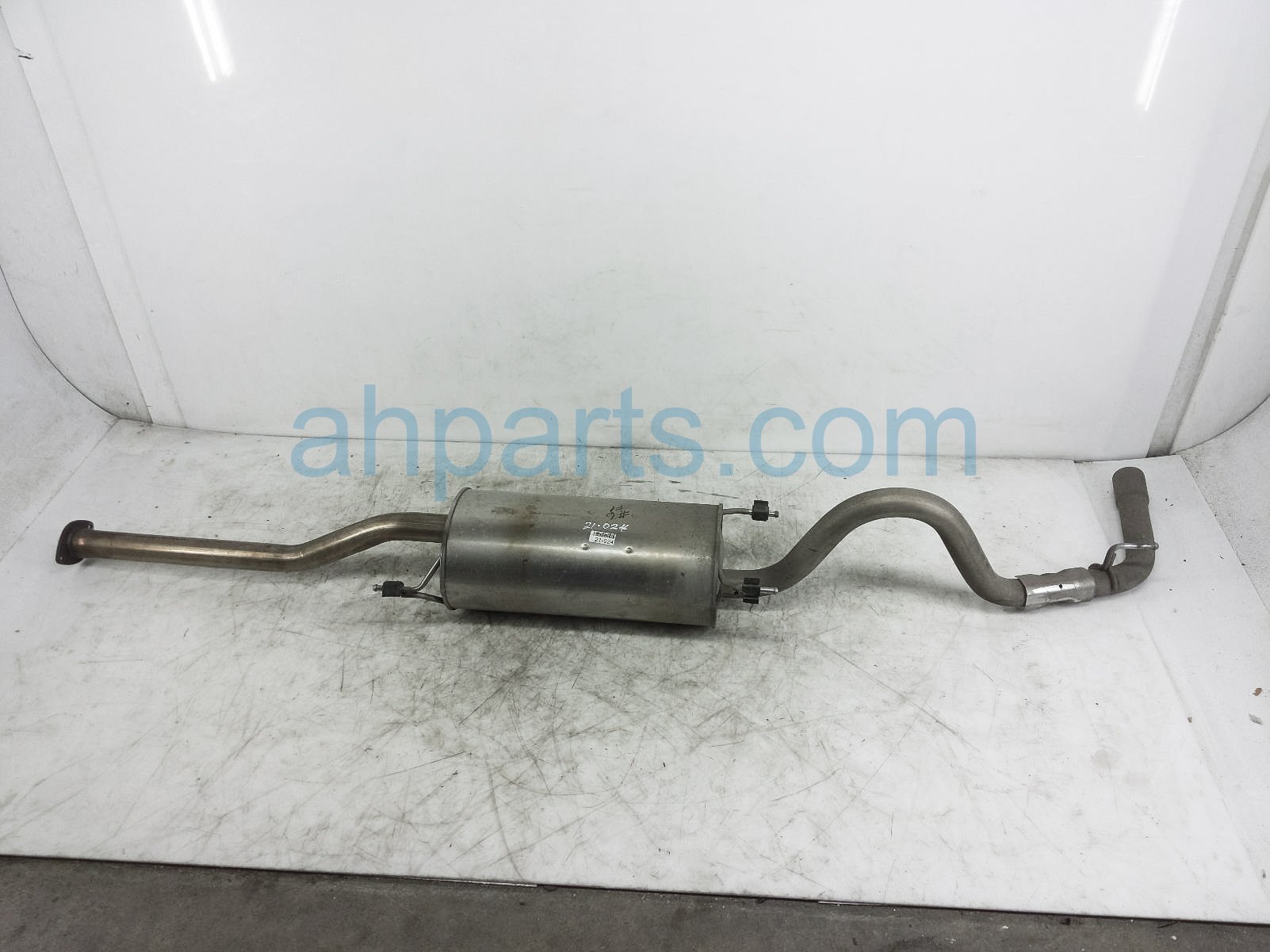 $200 Toyota EXHAUST MUFFLER & TAIL PIPE ASSY -LB