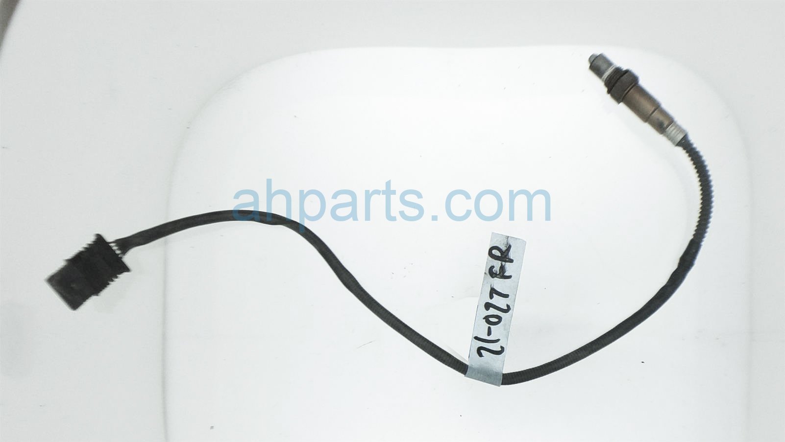 $25 BMW FRONT UPPER CONVERTER OXYGEN SENSOR $25 BMW FRONT UPPER CONVERTER OXYGEN SENSOR