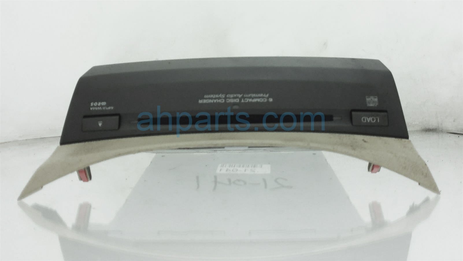 $75 Honda CD PLAYER - TAN $75 Honda CD PLAYER - TAN