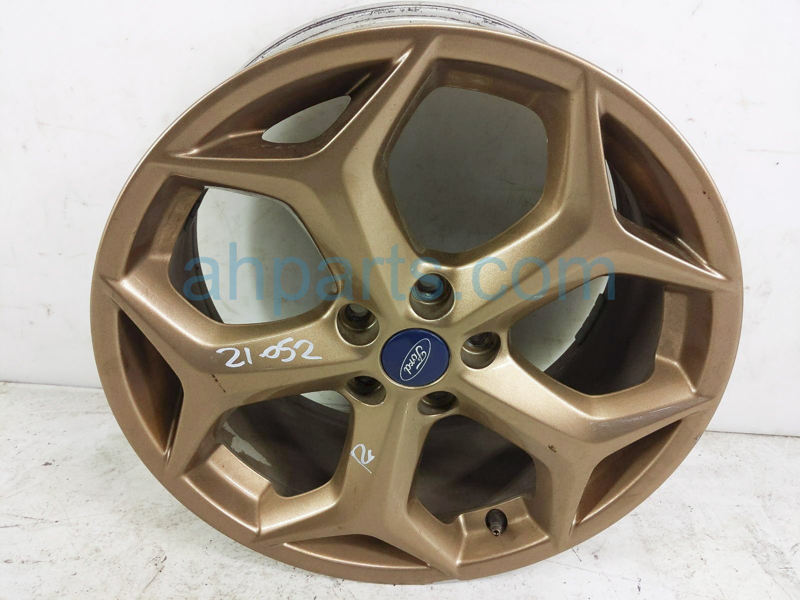 $125 Ford RR/RH WHEEL / RIM - PAINTED GOLD $125 Ford RR/RH WHEEL / RIM - PAINTED GOLD