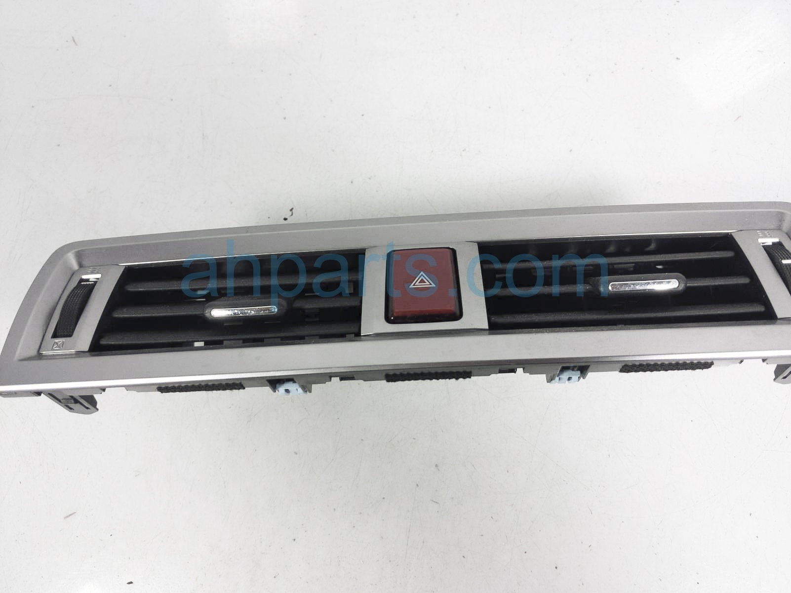$20 Subaru DASH AIR VENT OUTLET ASSY - SILVER $20 Subaru DASH AIR VENT OUTLET ASSY - SILVER