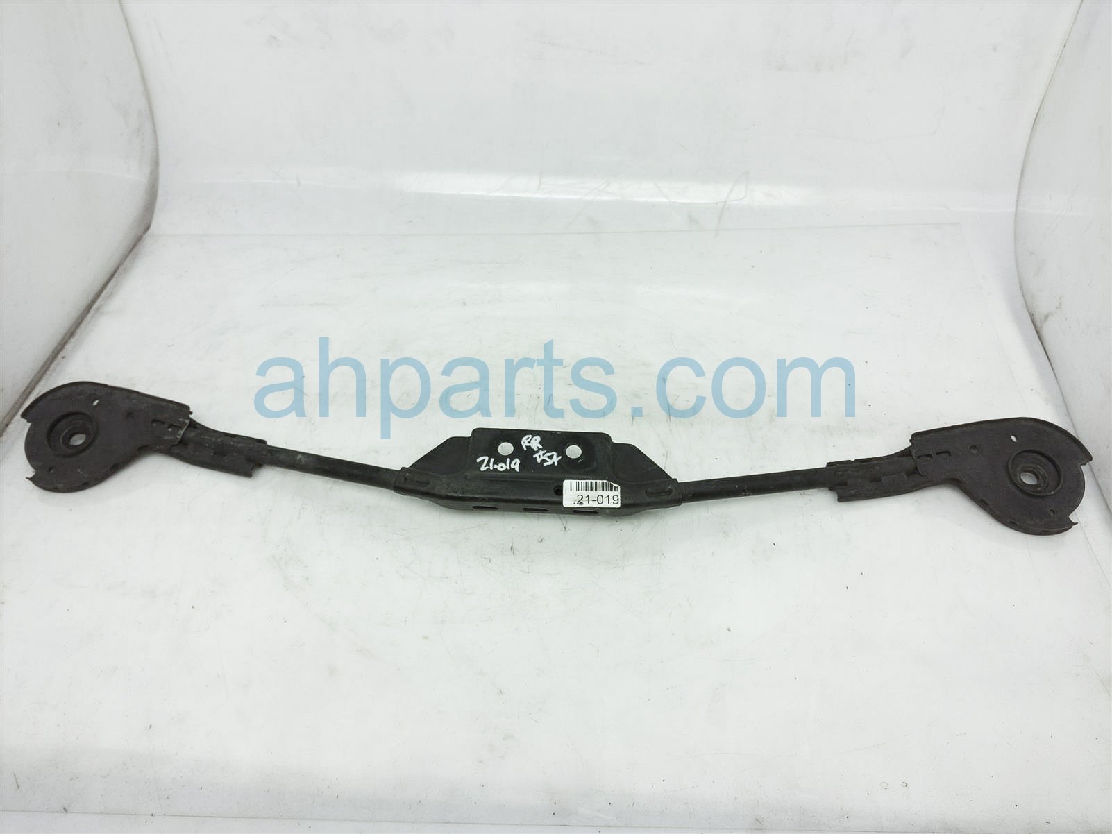 $30 Nissan STAY ASSY - REAR PIN $30 Nissan STAY ASSY - REAR PIN