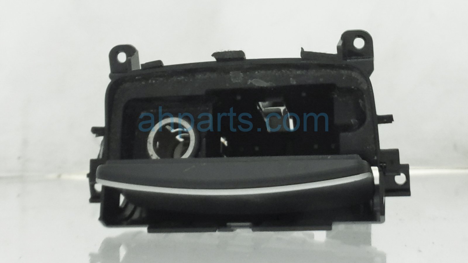 $35 Infiniti ASHTRAY ASSEMBLY $35 Infiniti ASHTRAY ASSEMBLY