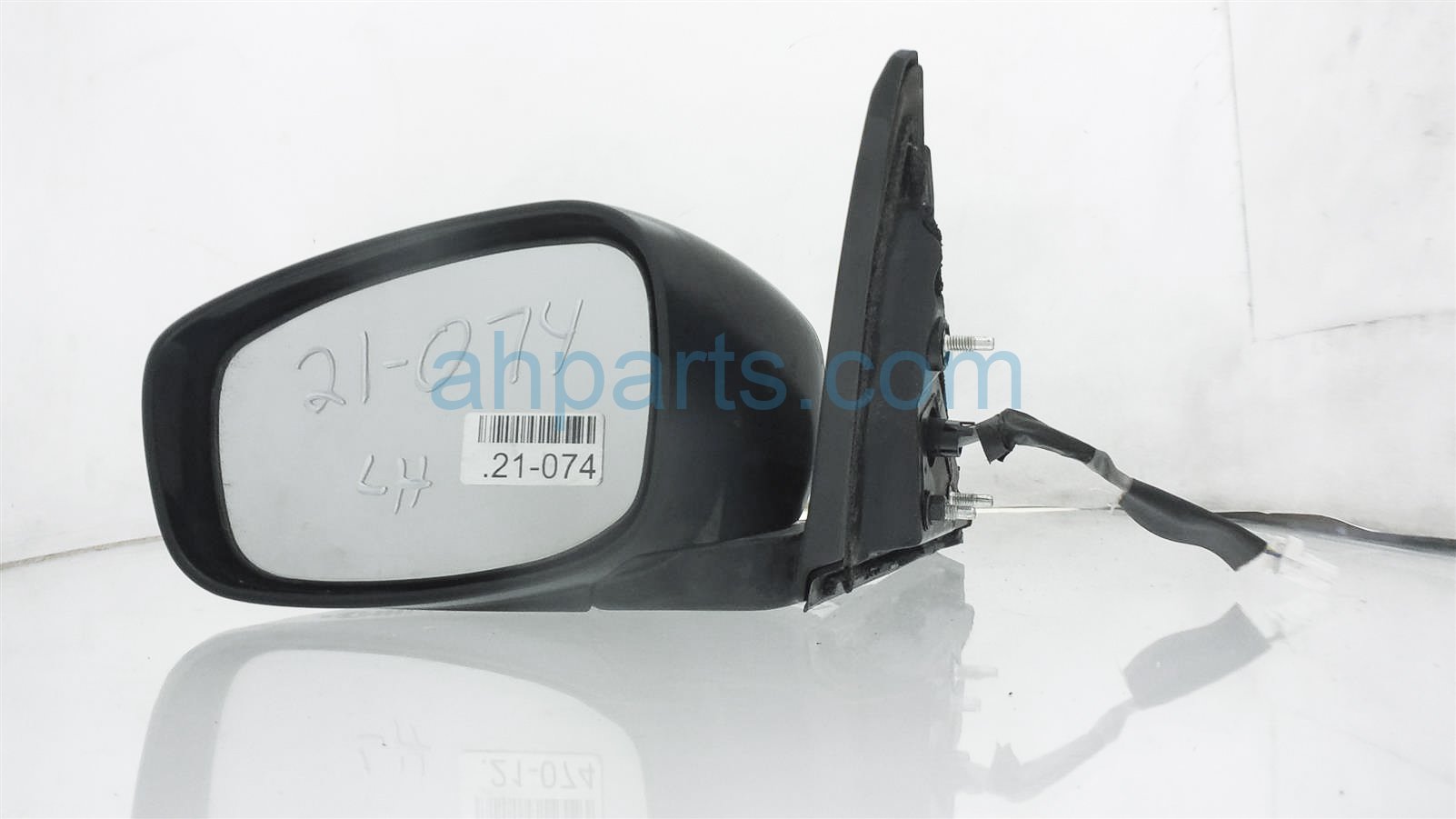 $75 Infiniti LH SIDE VIEW MIRROR - WHITE