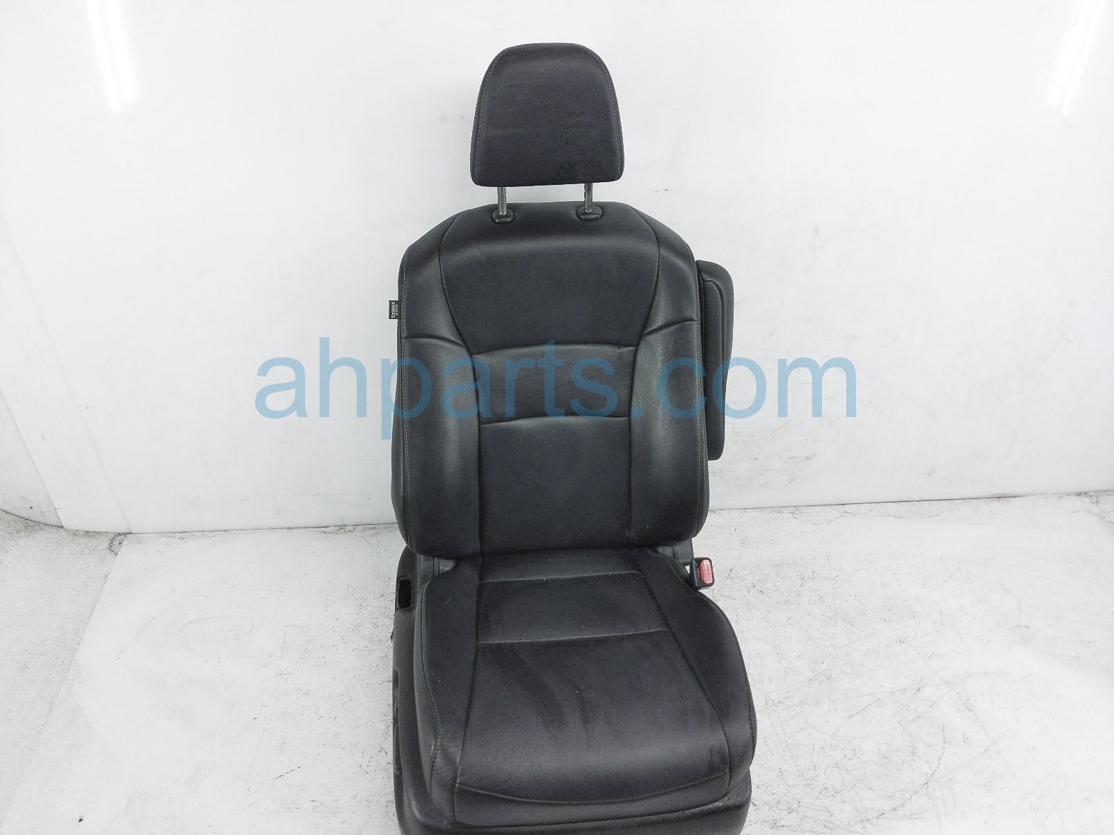 $139 Honda FR/RH SEAT - BLACK - W/O AIRBAG*
