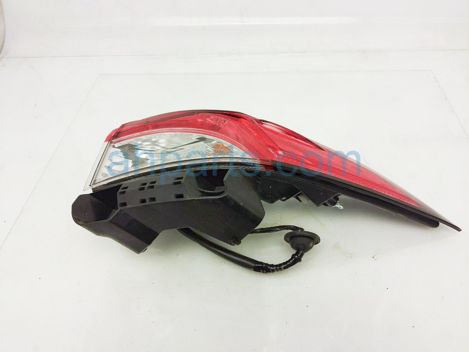 $99 Toyota RH TAIL LAMP (ON BODY) - SE - SEDAN $99 Toyota RH TAIL LAMP (ON BODY) - SE - SEDAN
