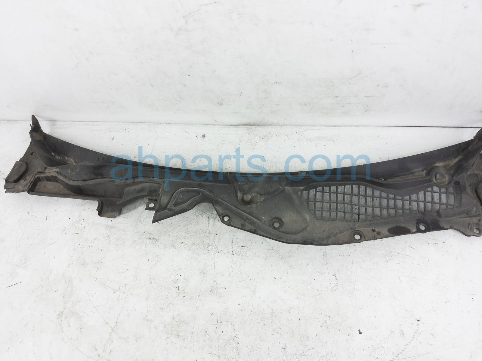 $75 Ford COWL GRILLE ASSY $75 Ford COWL GRILLE ASSY