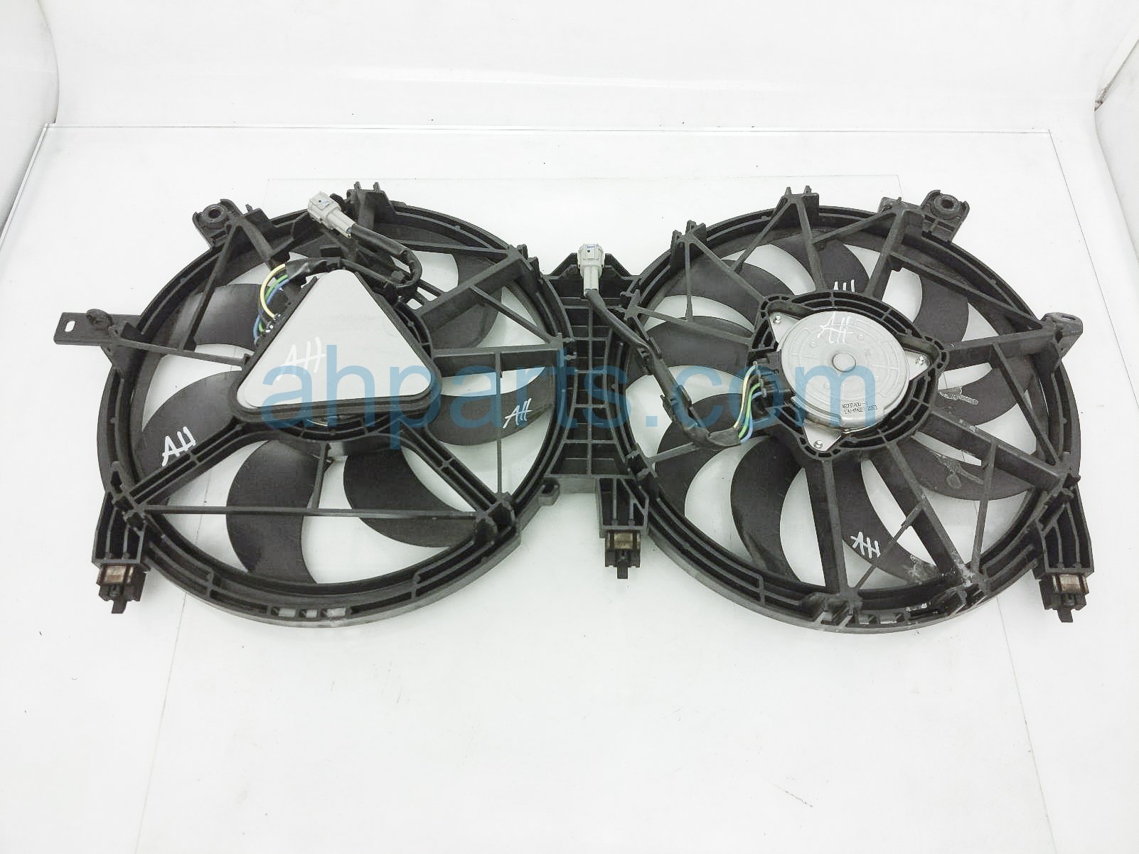 $69 Nissan RADIATOR FAN ASSEMBLY $69 Nissan RADIATOR FAN ASSEMBLY
