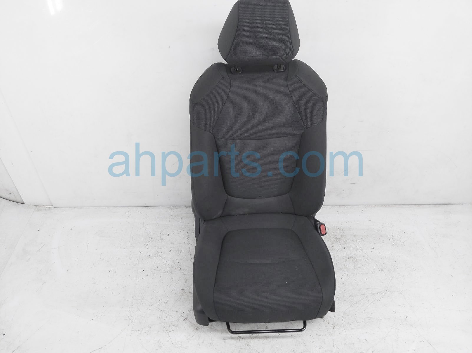 $145 Toyota FR/RH SEAT - BLACK - W/ AIRBAG