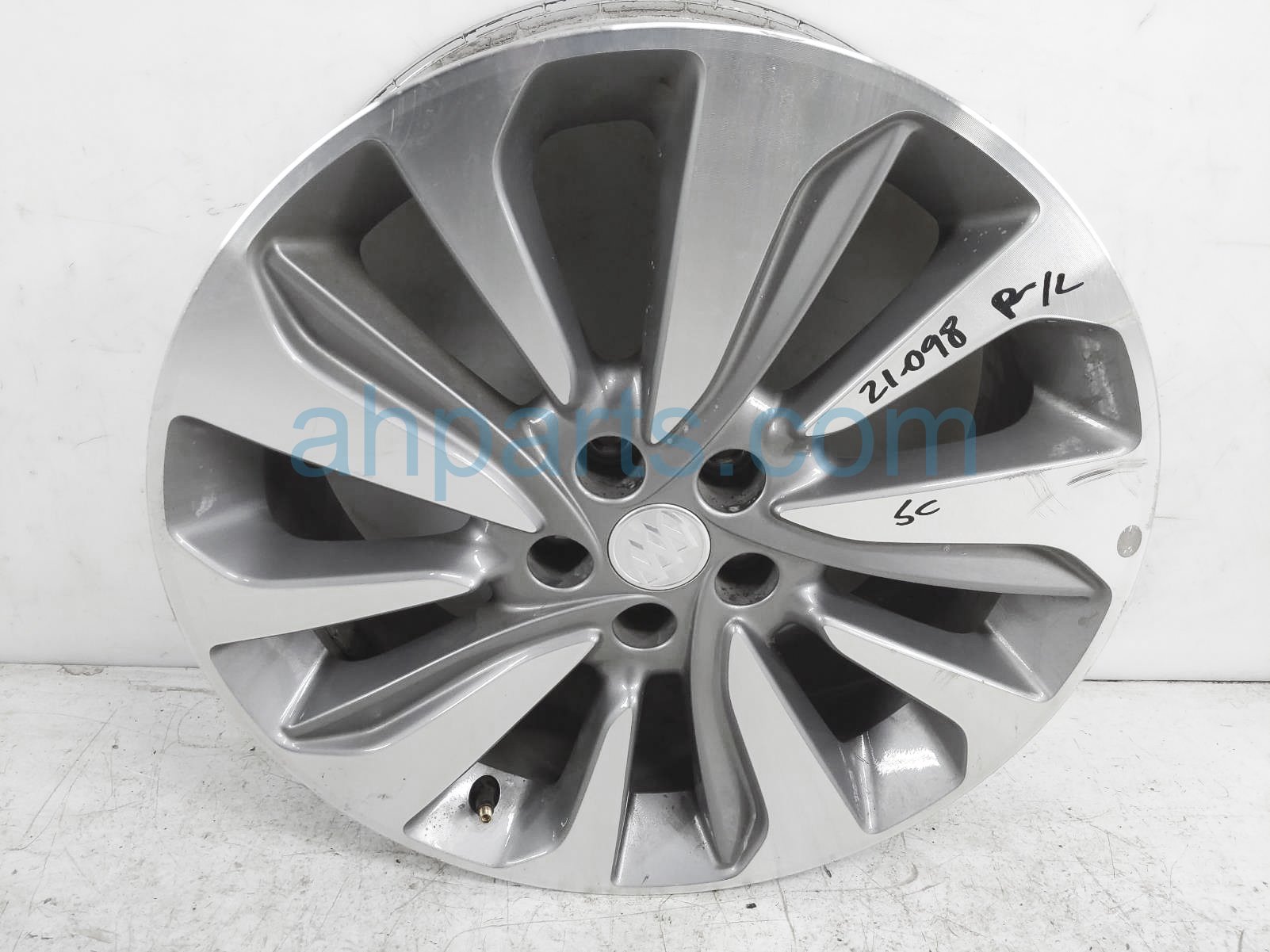 $125 Buick RR/LH WHEEL / RIM $125 Buick RR/LH WHEEL / RIM