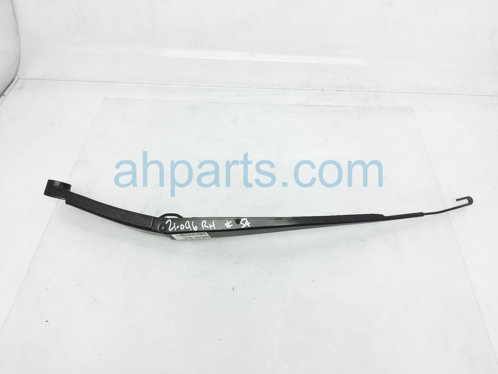 $19 Acura RH WINDSHIELD WIPER ARM $19 Acura RH WINDSHIELD WIPER ARM