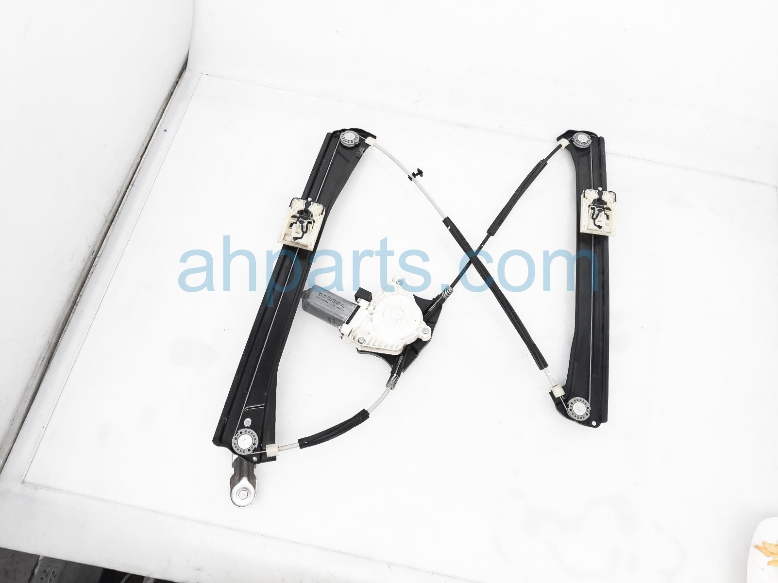 $70 Volkswagen FR/LH WINDOW REGULATOR & MOTOR $70 Volkswagen FR/LH WINDOW REGULATOR & MOTOR