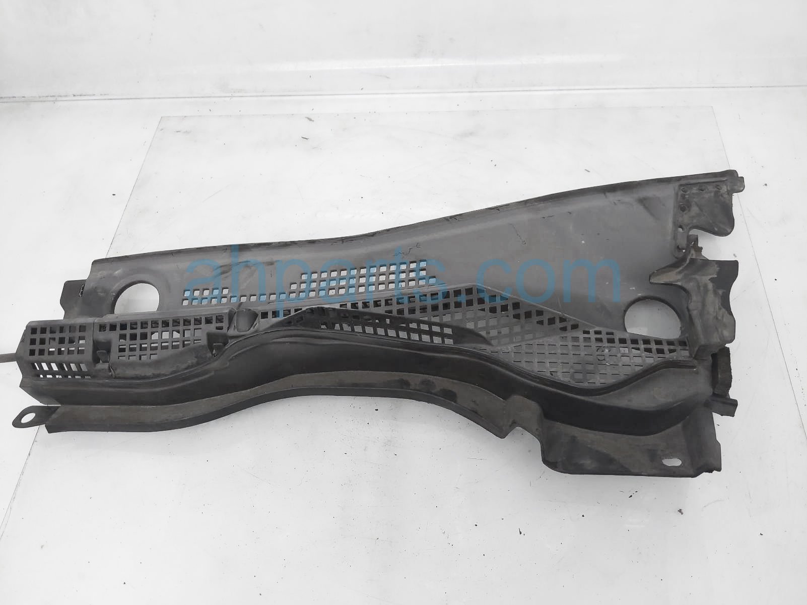 $25 Honda LH WINDSHIELD COWL $25 Honda LH WINDSHIELD COWL