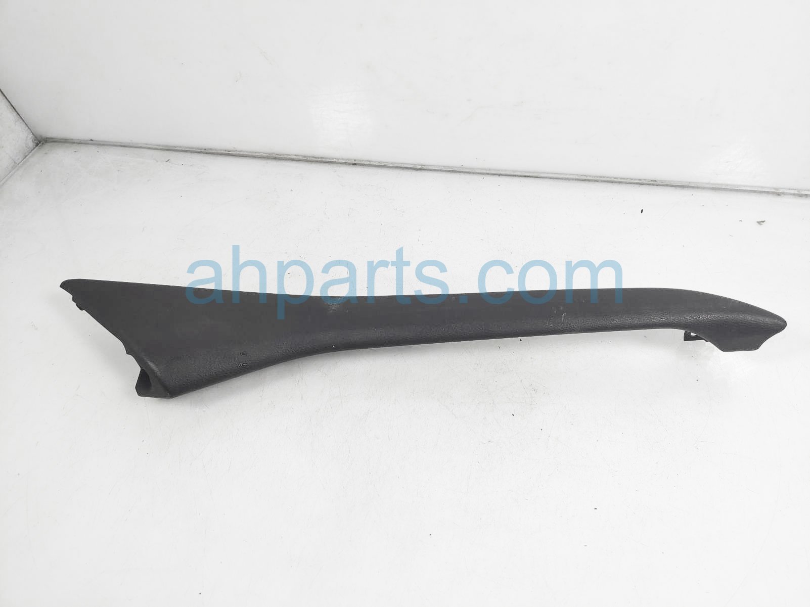 $25 Nissan RH CENTER CONSOLE SIDE TRIM - BLACK $25 Nissan RH CENTER CONSOLE SIDE TRIM - BLACK