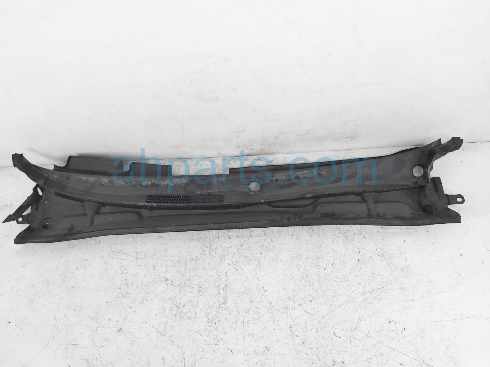 $125 Toyota PLASTIC WINDSHIELD COWL ASSY $125 Toyota PLASTIC WINDSHIELD COWL ASSY