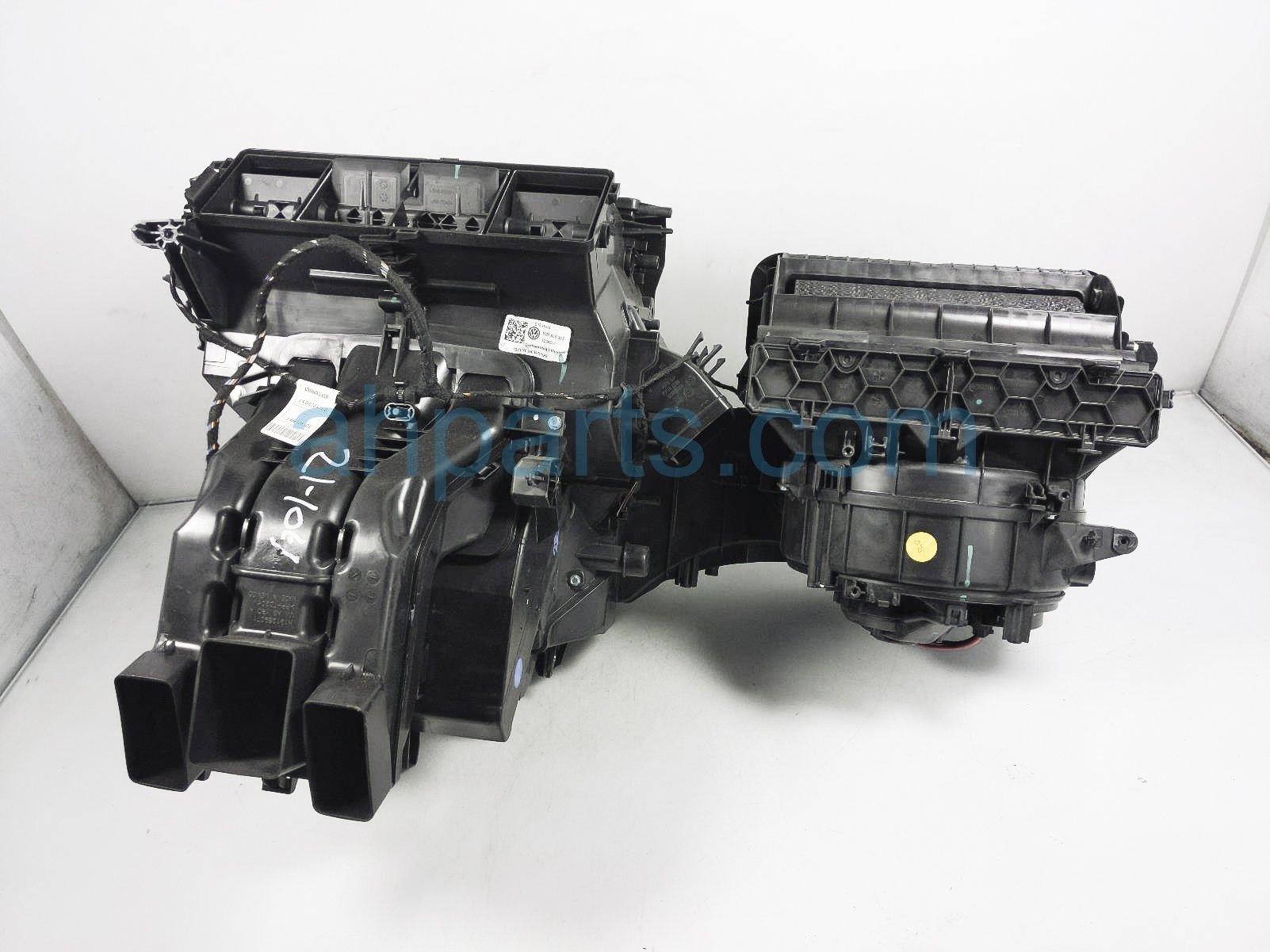 $149 Volkswagen HEATER CORE W/ BLOWER MOTOR ASSY