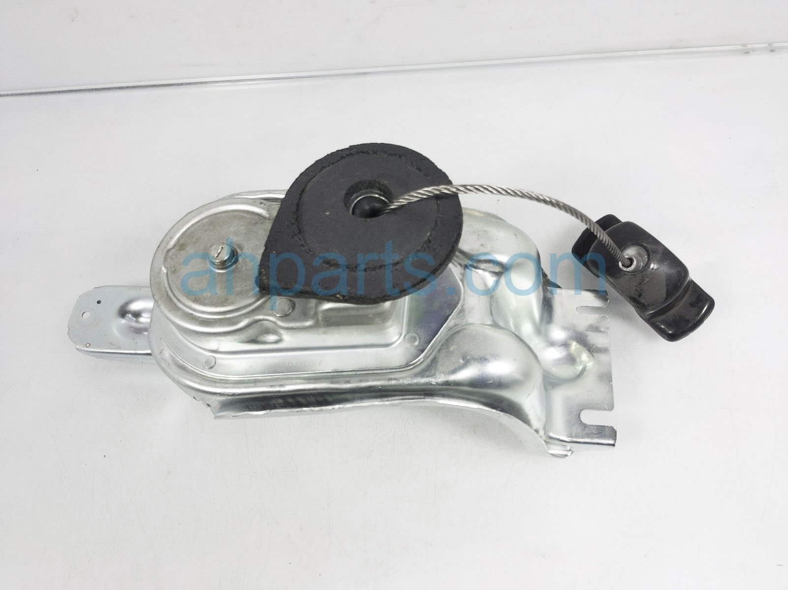 $75 Dodge SPARE TIRE CARRIER WINCH ASSY