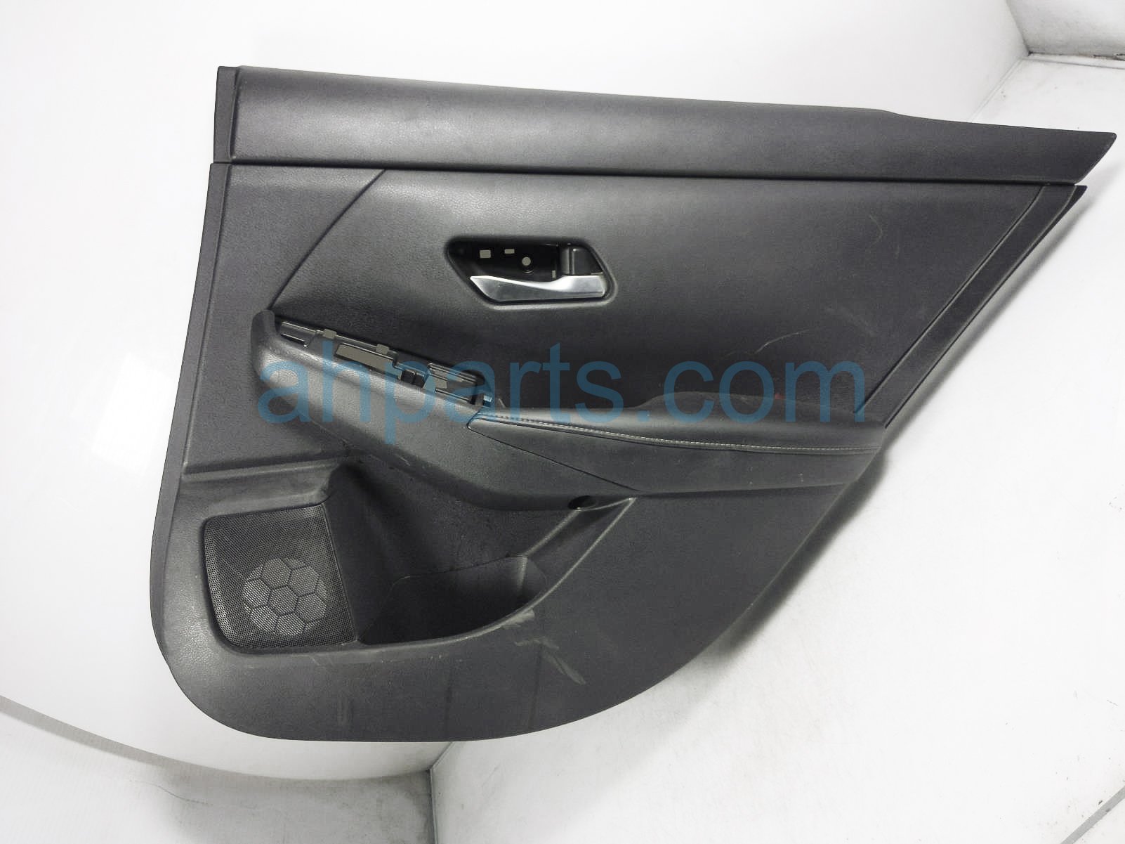 $89 Nissan RR/RH INTERIOR DOOR PANEL - BLACK