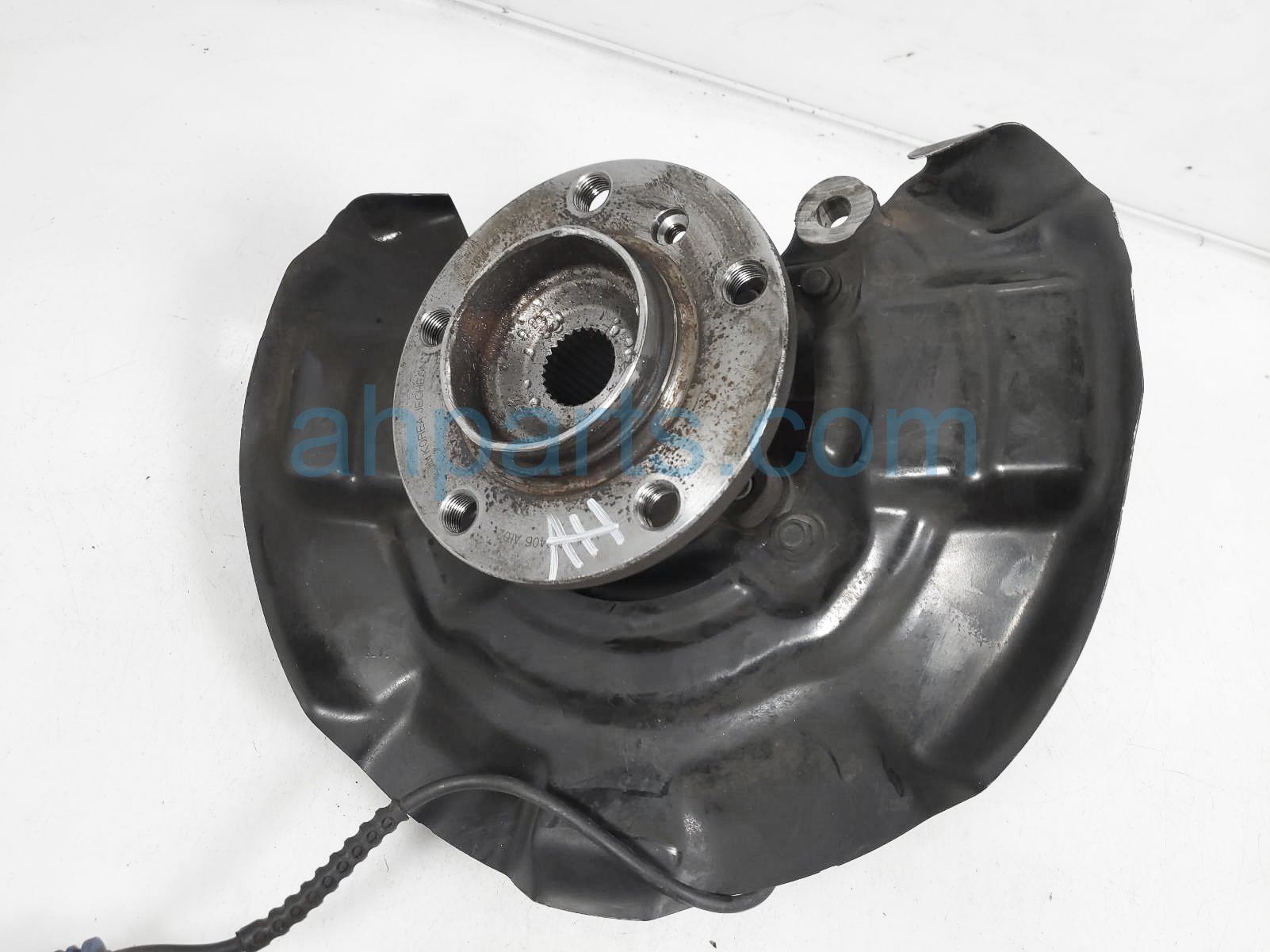 $75 BMW FR/LH SPINDLE KNUCKLE HUB $75 BMW FR/LH SPINDLE KNUCKLE HUB