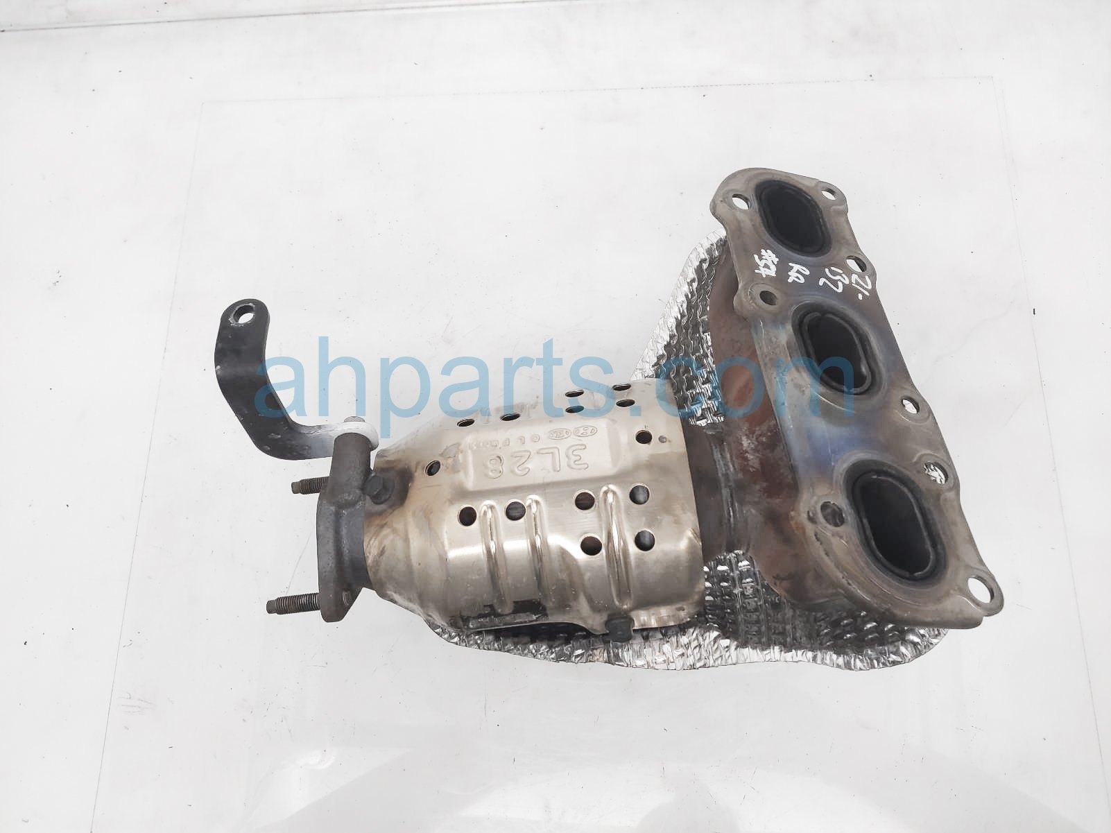 $325 Hyundai REAR EXHAUST MANIFOLD - 3.8L $325 Hyundai REAR EXHAUST MANIFOLD - 3.8L