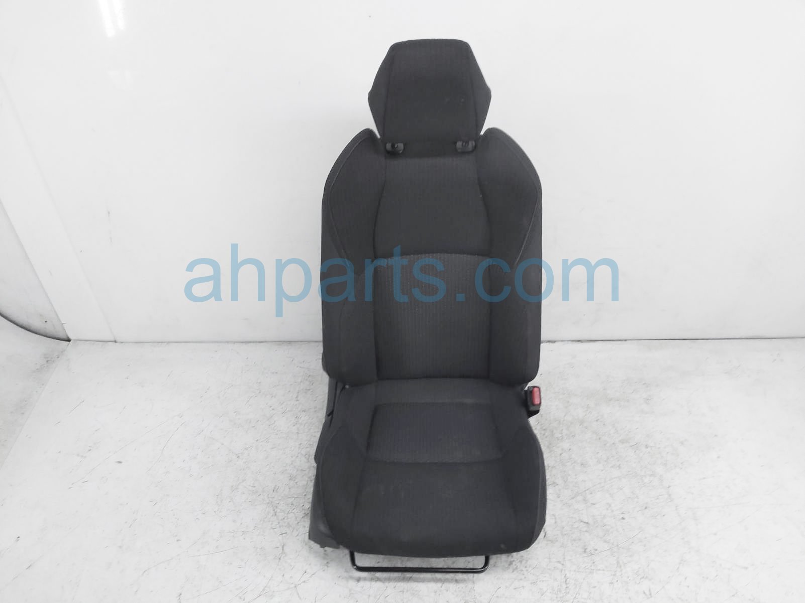 $150 Toyota FR/RH SEAT - BLACK - W/ AIRBAG $150 Toyota FR/RH SEAT - BLACK - W/ AIRBAG
