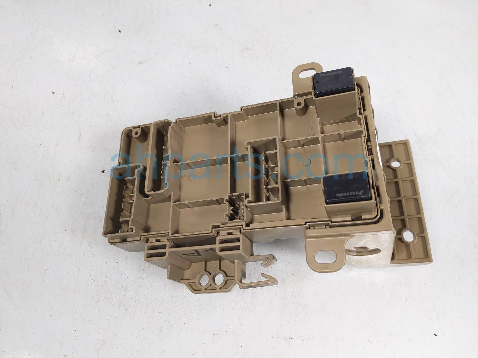$30 Subaru JUNCTION BLOCK / FUSE BOX