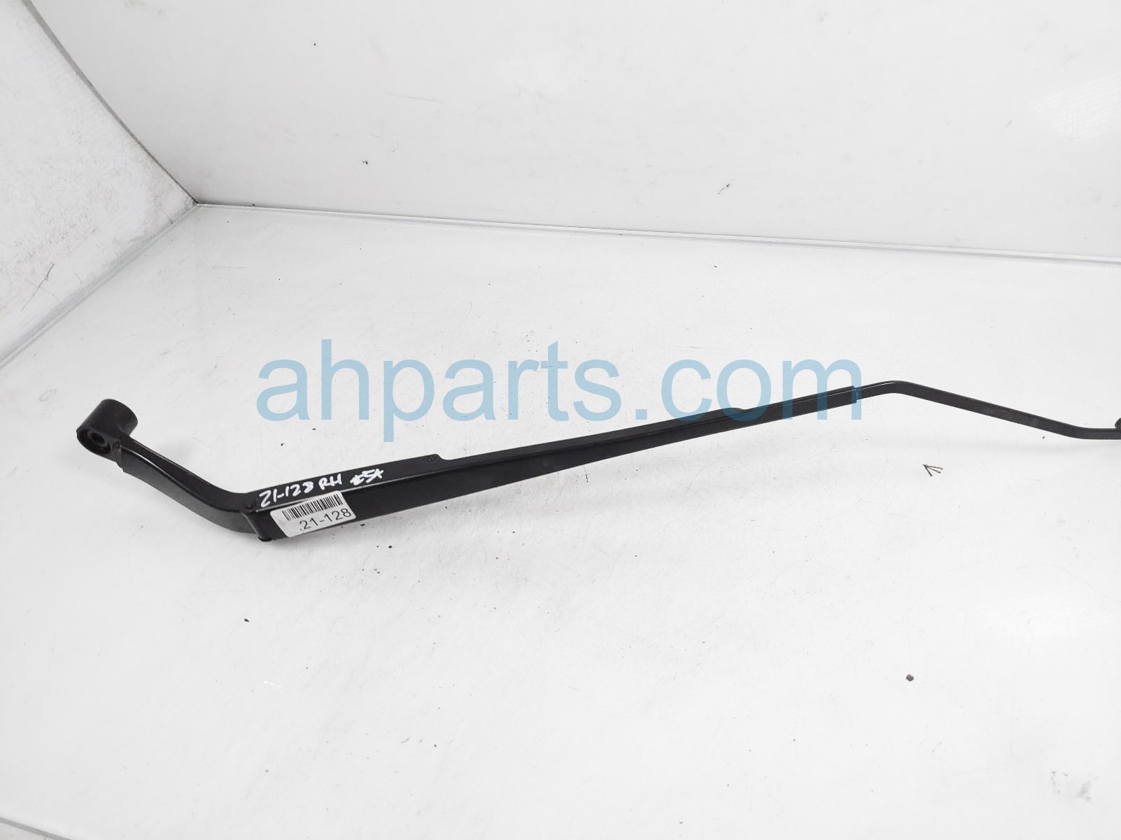 $14 Nissan RH WINDSHIELD WIPER ARM $14 Nissan RH WINDSHIELD WIPER ARM