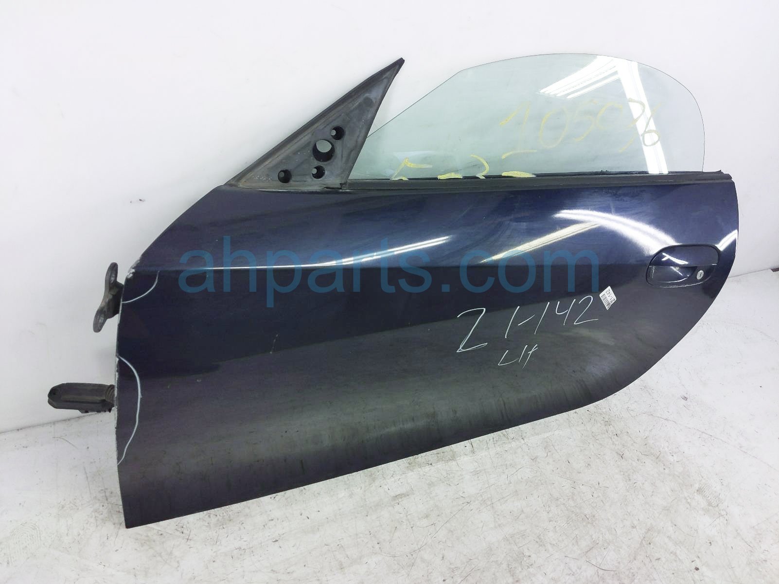 $199 BMW LH DOOR - BLUE -- DENTS $199 BMW LH DOOR - BLUE -- DENTS