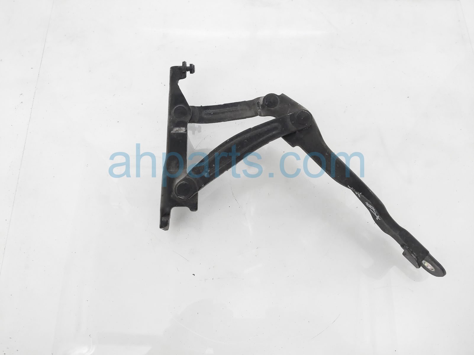 $20 Kia FR/RH HOOD HINGE $20 Kia FR/RH HOOD HINGE