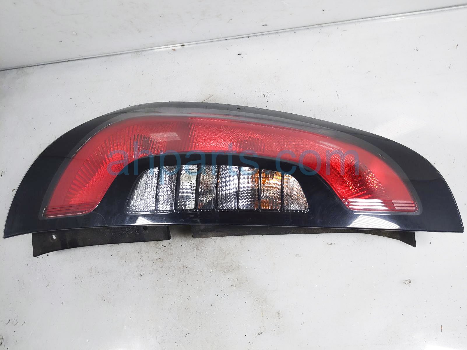 $60 Kia LH TAIL LAMP (ON BODY) $60 Kia LH TAIL LAMP (ON BODY)