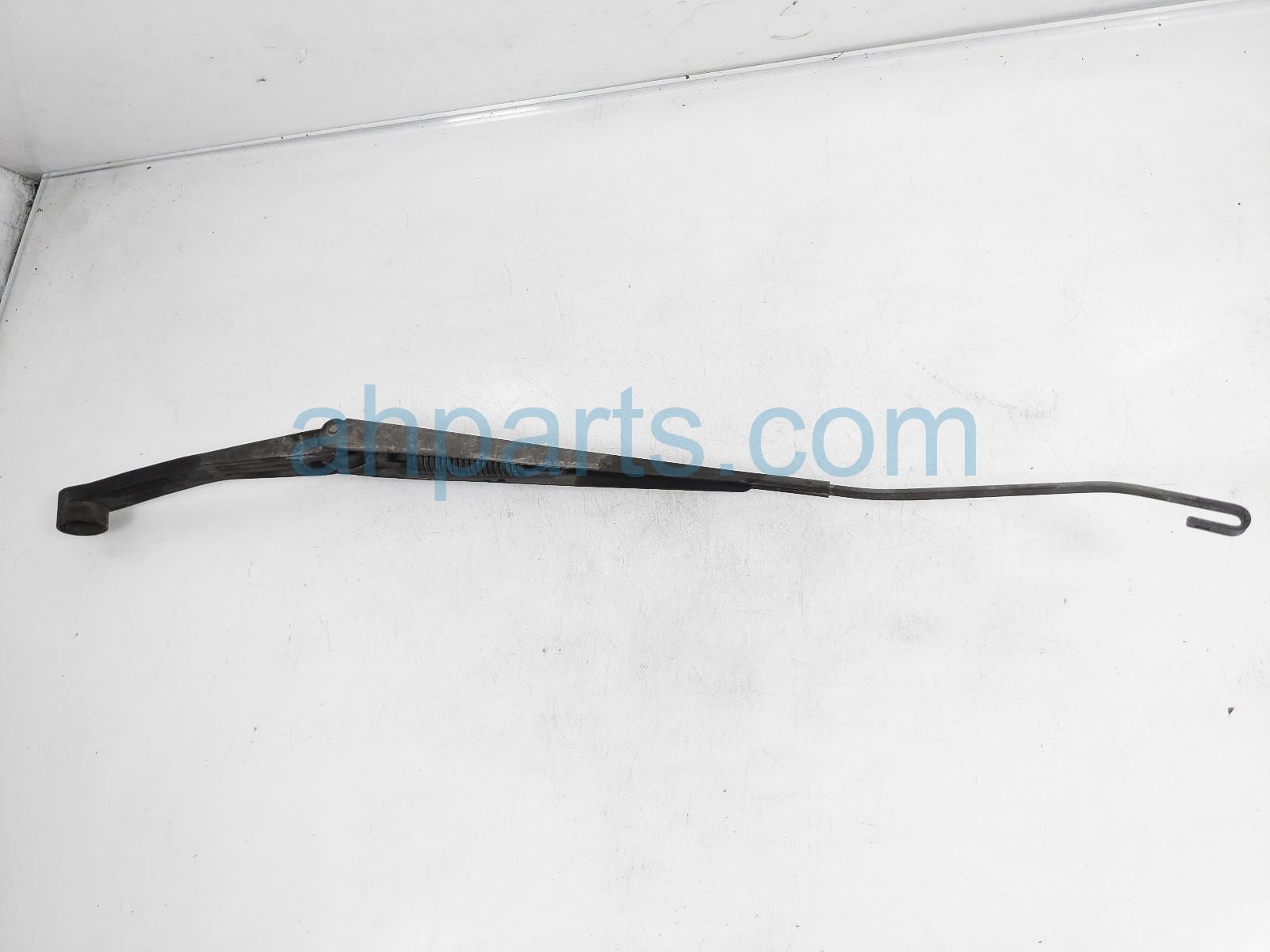 $18 Subaru RH WINDHSIELD WIPER ARM $18 Subaru RH WINDHSIELD WIPER ARM