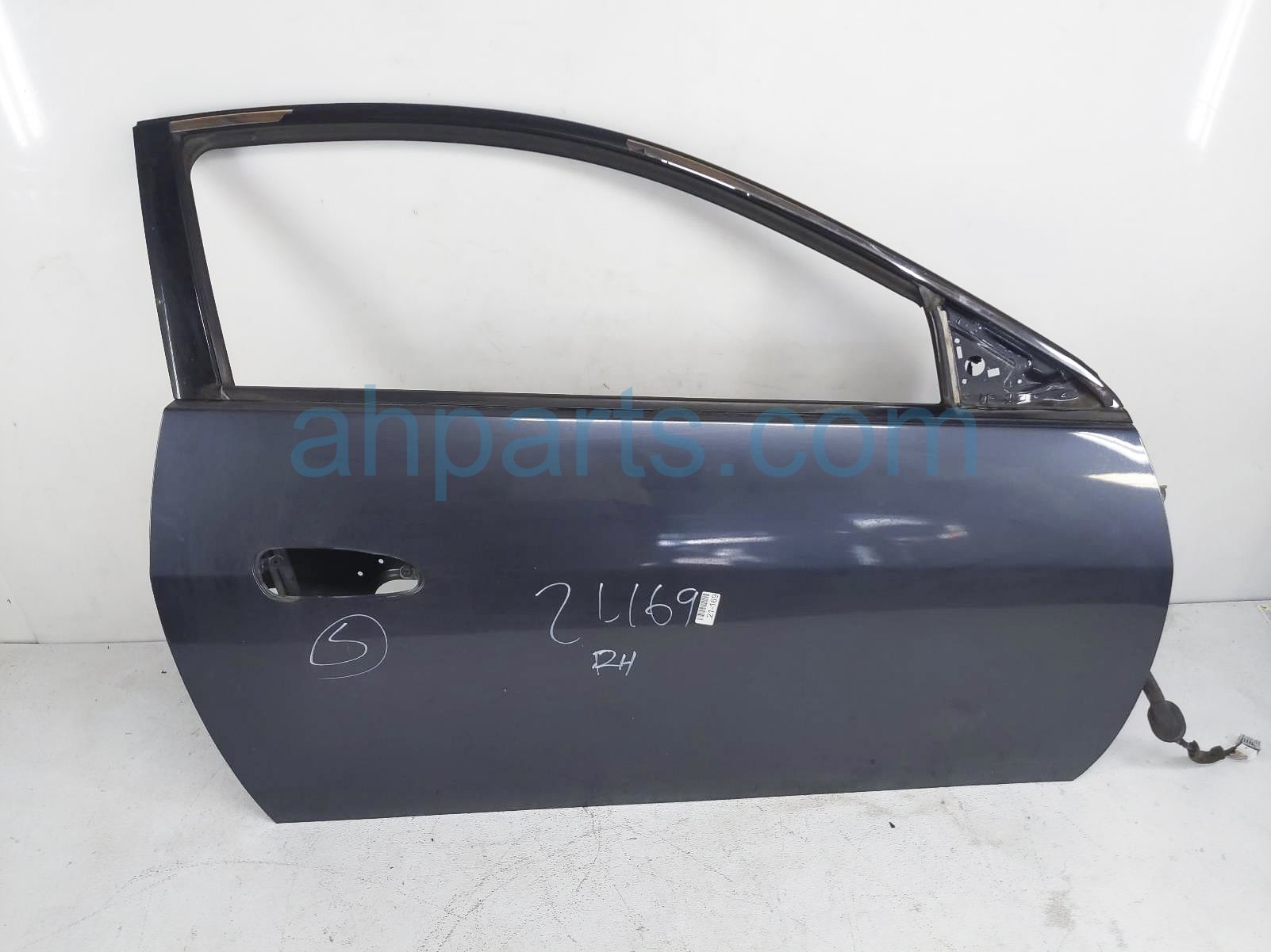 $198 Honda RH DOOR - GREY - SHELL ONLY $198 Honda RH DOOR - GREY - SHELL ONLY