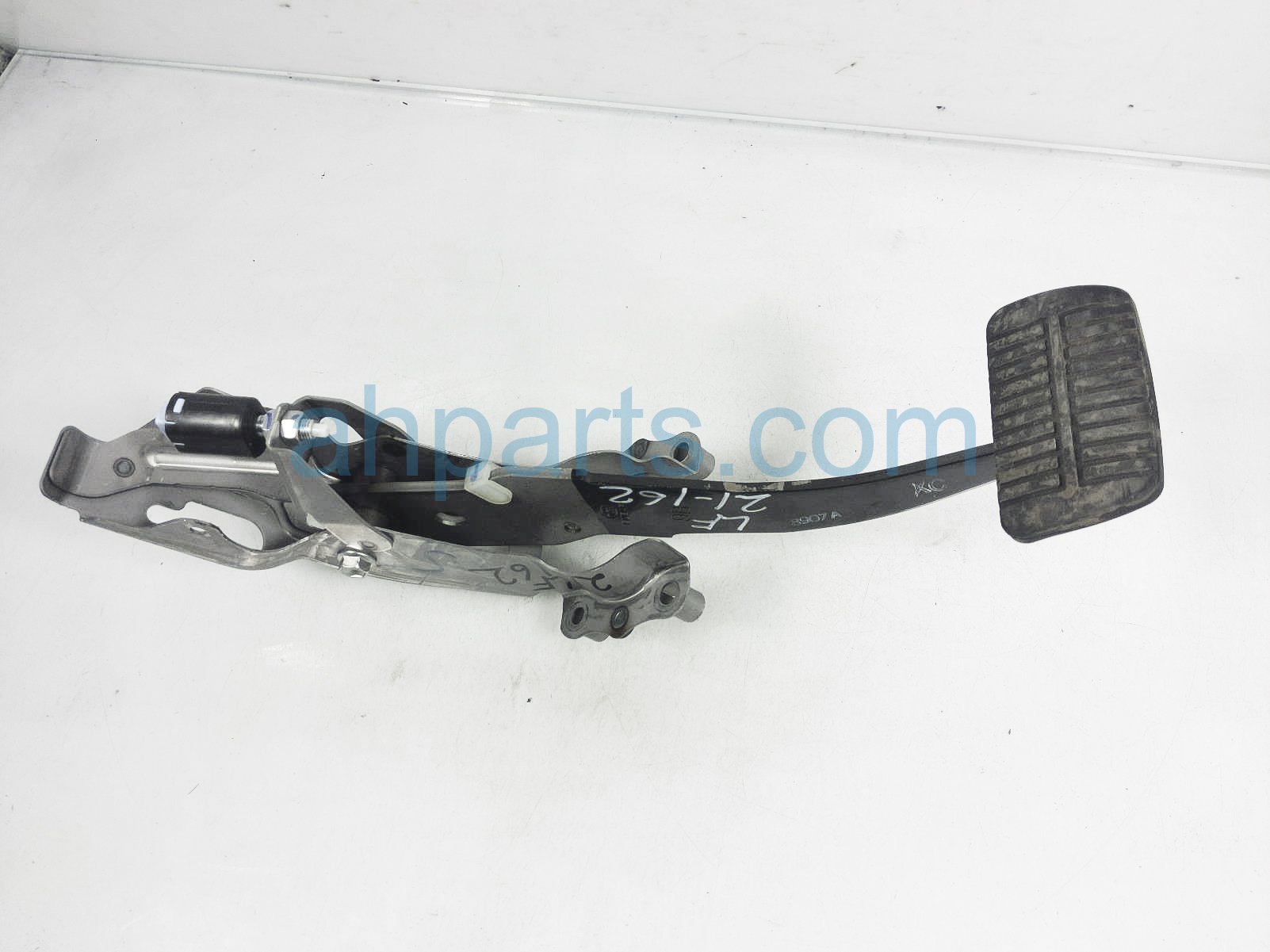 $25 Subaru BRAKE PEDAL ASSY $25 Subaru BRAKE PEDAL ASSY