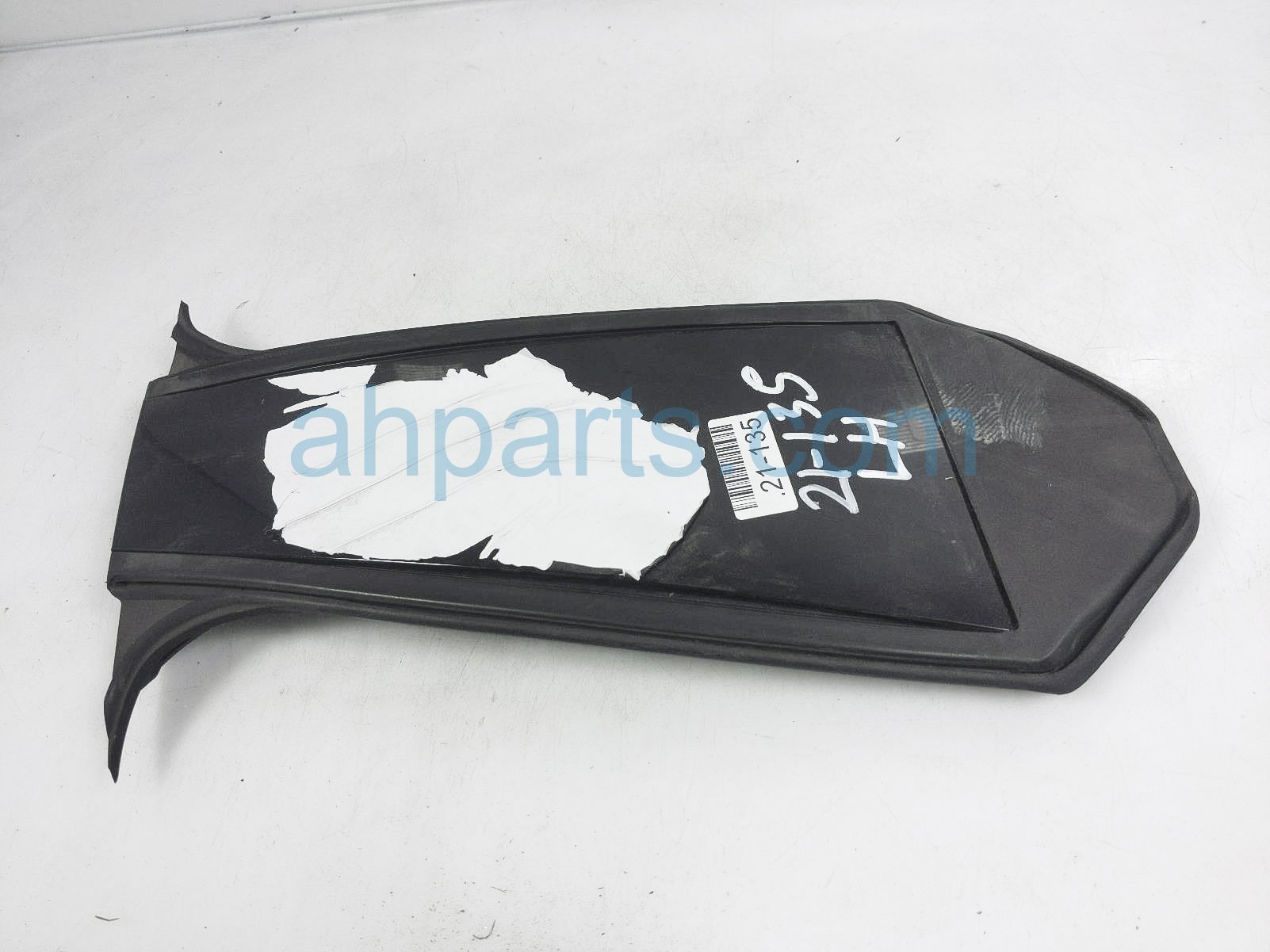 $25 Mercedes LH EXTERIOR B PILLAR MOLDING - BLACK $25 Mercedes LH EXTERIOR B PILLAR MOLDING - BLACK