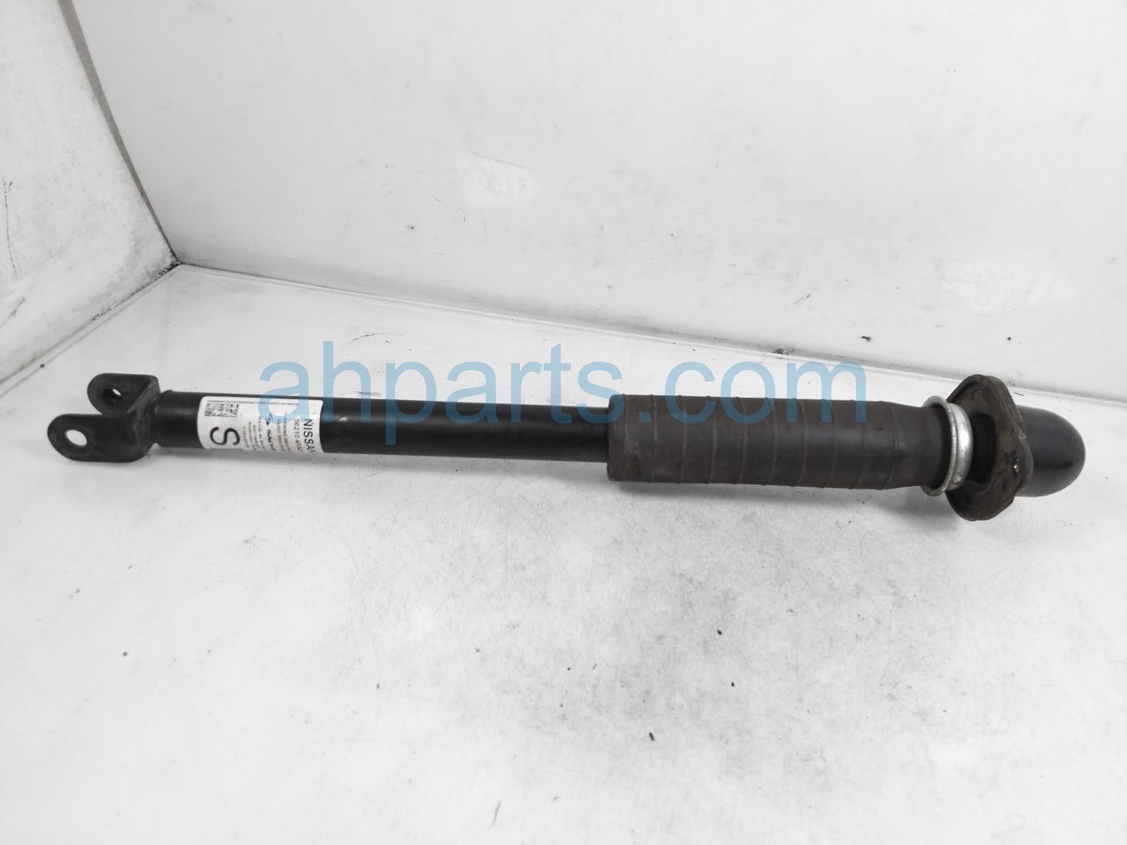 $45 Nissan RR/RH STRUT SHOCK ABSORBER $45 Nissan RR/RH STRUT SHOCK ABSORBER