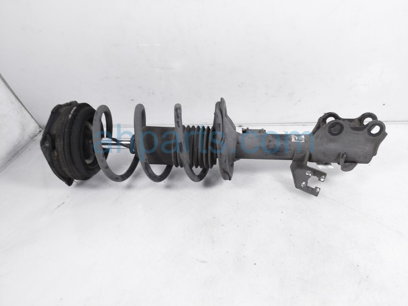 $45 Nissan FR/LH STRUT + SPRING torn dust boot $45 Nissan FR/LH STRUT + SPRING torn dust boot
